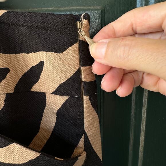 LOFT Zebra Print Mini Skirt Size 12 Animal Pattern Neutral Cotton Blend Pockets - Picture 3 of 7